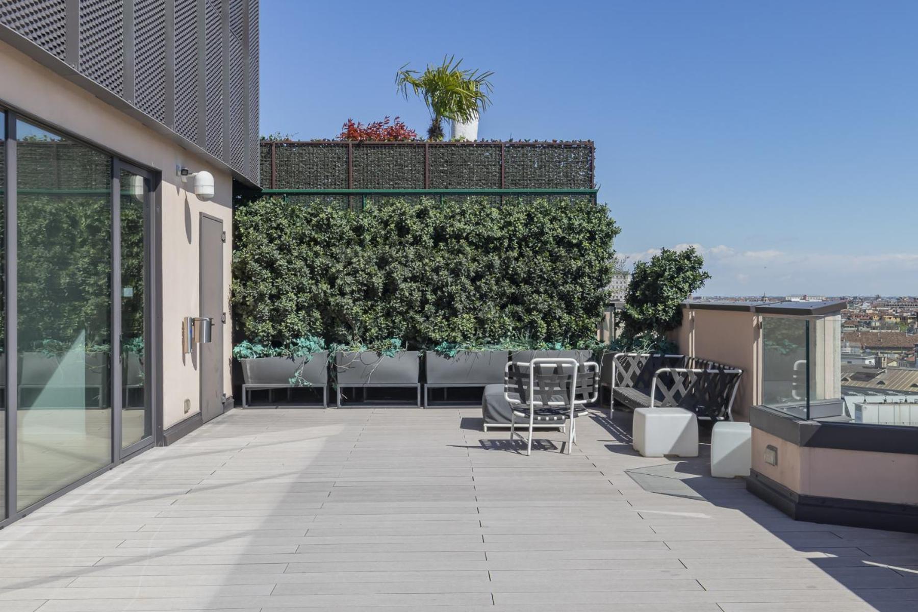 San Babila Central Tower With Panoramic Terrace Overlooking Duomo By Rentopolis Mailand Exterior foto