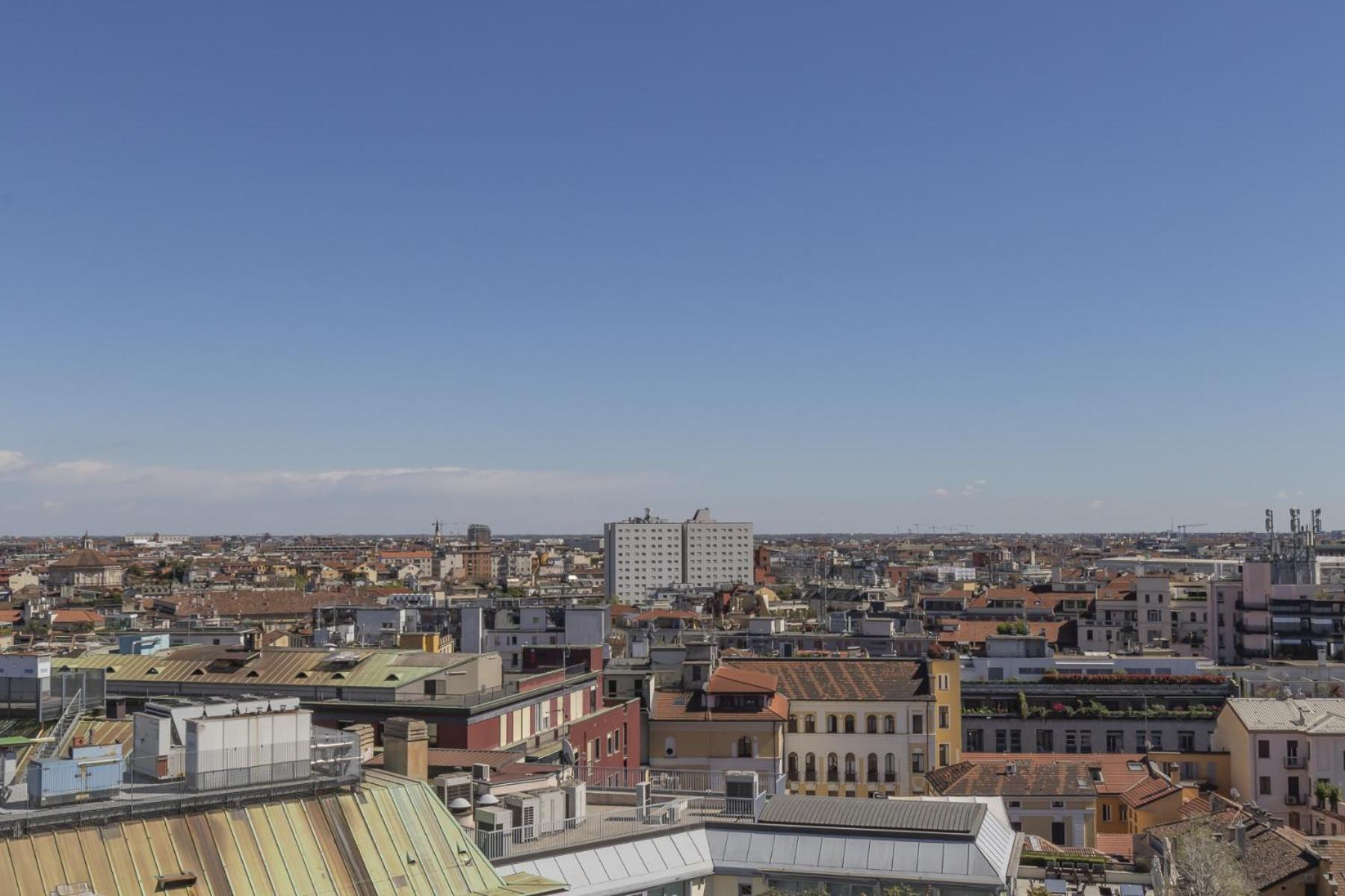 San Babila Central Tower With Panoramic Terrace Overlooking Duomo By Rentopolis Mailand Exterior foto